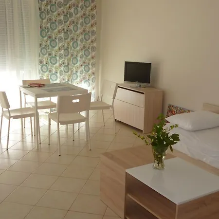 Agioneri Apartamento *